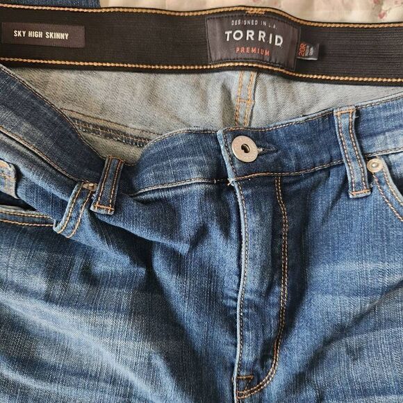 Torrid Sky High Skinny Jeans Plus Size 20 - Picture 7 of 7